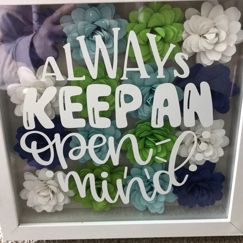 Handmade shadow box - Picture 2 of 2